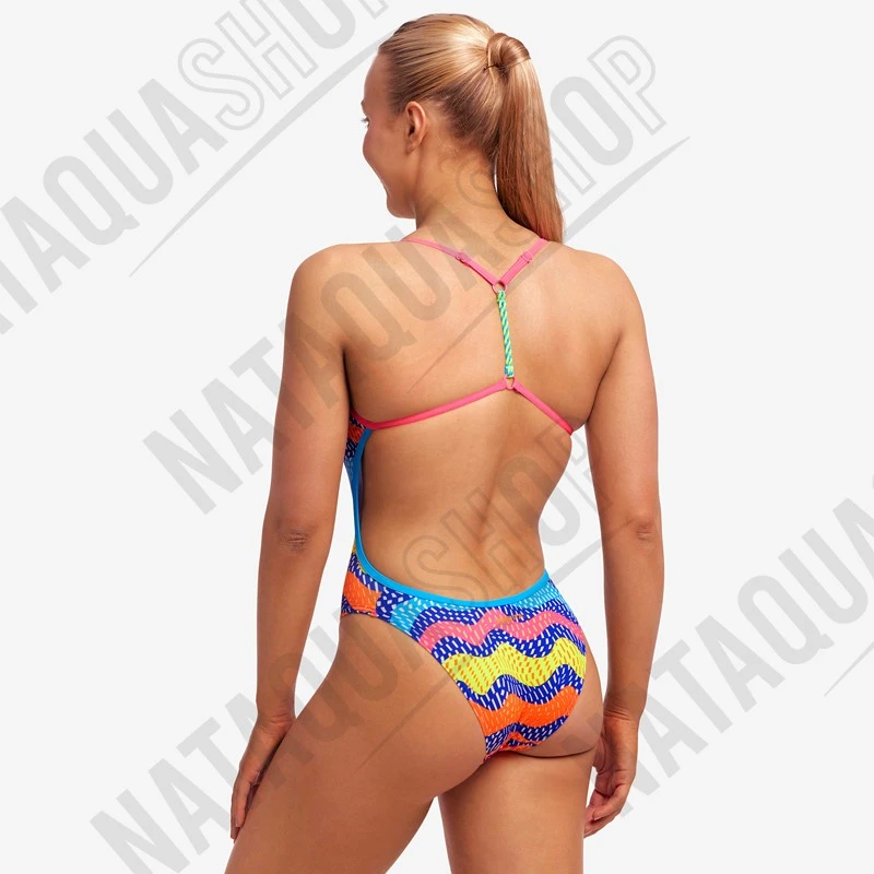 ROCKY WAVE - TWISTED FEMME 3 ROCKY WAVE - TWISTED FEMME – Image 3